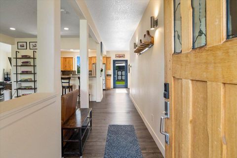 Tiny photo for 1622 NW Rimrock Court, Redmond, OR 97756 (MLS # 220219370)