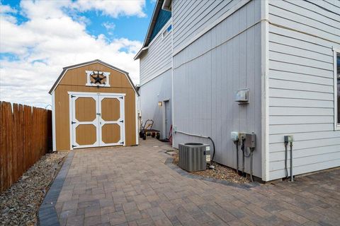 Tiny photo for 1622 NW Rimrock Court, Redmond, OR 97756 (MLS # 220219370)