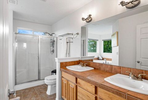Tiny photo for 1622 NW Rimrock Court, Redmond, OR 97756 (MLS # 220219370)