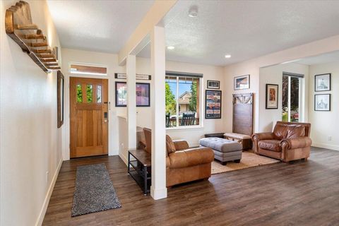 Tiny photo for 1622 NW Rimrock Court, Redmond, OR 97756 (MLS # 220219370)
