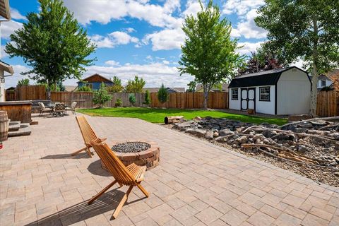 Tiny photo for 1622 NW Rimrock Court, Redmond, OR 97756 (MLS # 220219370)