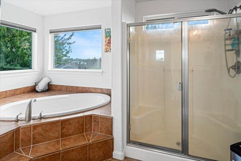 Tiny photo for 1622 NW Rimrock Court, Redmond, OR 97756 (MLS # 220219370)