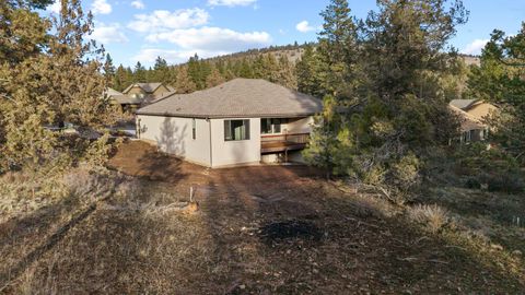 Tiny photo for 1092 Timber Ridge Loop, Klamath Falls, OR 97601 (MLS # 220215636)