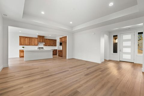 Tiny photo for 1092 Timber Ridge Loop, Klamath Falls, OR 97601 (MLS # 220215636)