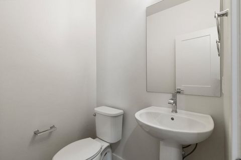 Tiny photo for 1092 Timber Ridge Loop, Klamath Falls, OR 97601 (MLS # 220215636)