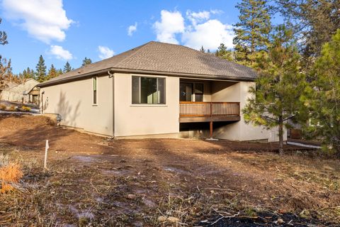 Tiny photo for 1092 Timber Ridge Loop, Klamath Falls, OR 97601 (MLS # 220215636)