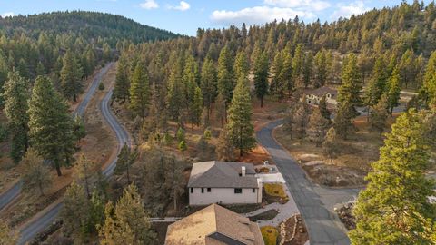Tiny photo for 1092 Timber Ridge Loop, Klamath Falls, OR 97601 (MLS # 220215636)
