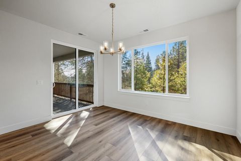 Tiny photo for 1092 Timber Ridge Loop, Klamath Falls, OR 97601 (MLS # 220215636)