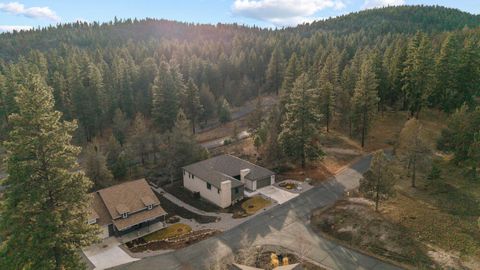 Tiny photo for 1092 Timber Ridge Loop, Klamath Falls, OR 97601 (MLS # 220215636)