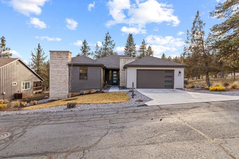 Tiny photo for 1092 Timber Ridge Loop, Klamath Falls, OR 97601 (MLS # 220215636)