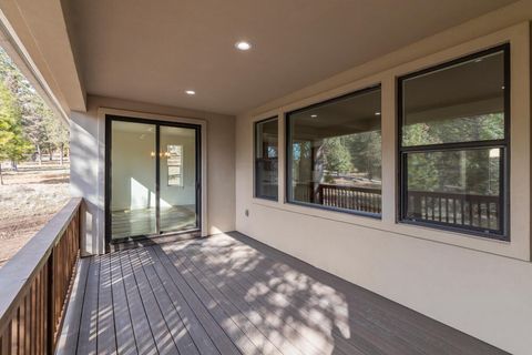 Tiny photo for 1092 Timber Ridge Loop, Klamath Falls, OR 97601 (MLS # 220215636)