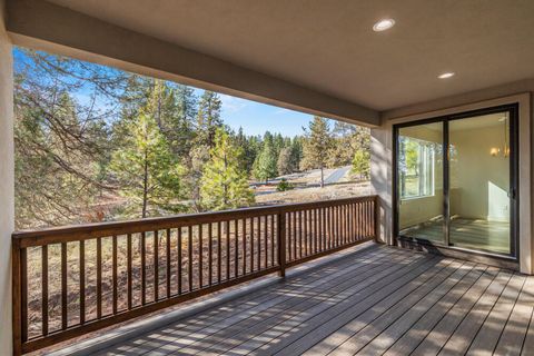 Tiny photo for 1092 Timber Ridge Loop, Klamath Falls, OR 97601 (MLS # 220215636)