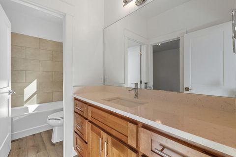 Tiny photo for 1092 Timber Ridge Loop, Klamath Falls, OR 97601 (MLS # 220215636)