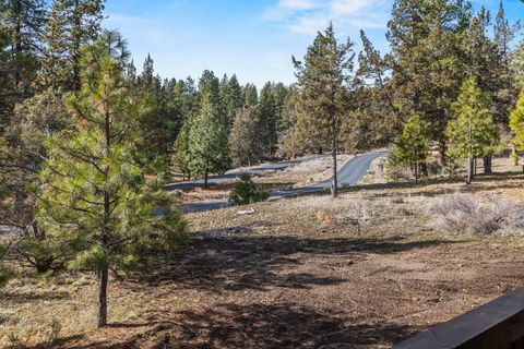 Tiny photo for 1092 Timber Ridge Loop, Klamath Falls, OR 97601 (MLS # 220215636)