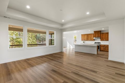 Tiny photo for 1092 Timber Ridge Loop, Klamath Falls, OR 97601 (MLS # 220215636)