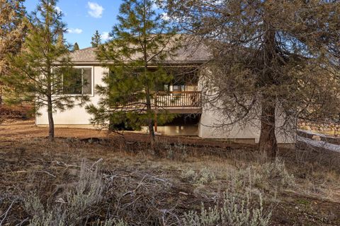Tiny photo for 1092 Timber Ridge Loop, Klamath Falls, OR 97601 (MLS # 220215636)