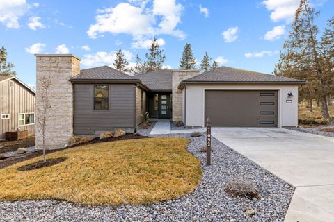 Tiny photo for 1092 Timber Ridge Loop, Klamath Falls, OR 97601 (MLS # 220215636)