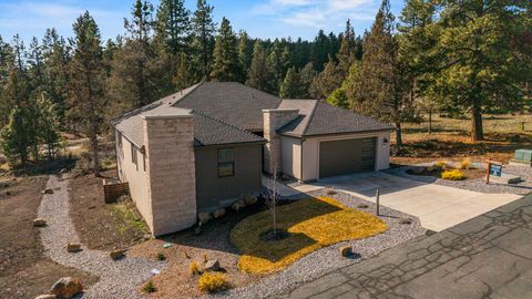 Tiny photo for 1092 Timber Ridge Loop, Klamath Falls, OR 97601 (MLS # 220215636)
