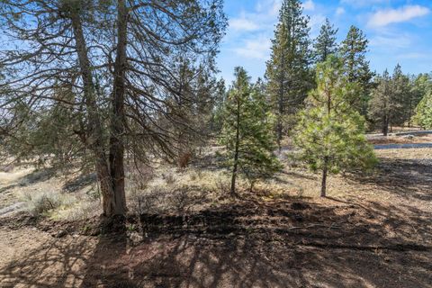Tiny photo for 1092 Timber Ridge Loop, Klamath Falls, OR 97601 (MLS # 220215636)
