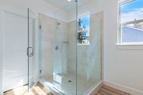 Tiny photo for 1092 Timber Ridge Loop, Klamath Falls, OR 97601 (MLS # 220215636)