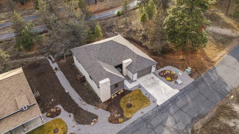 Tiny photo for 1092 Timber Ridge Loop, Klamath Falls, OR 97601 (MLS # 220215636)