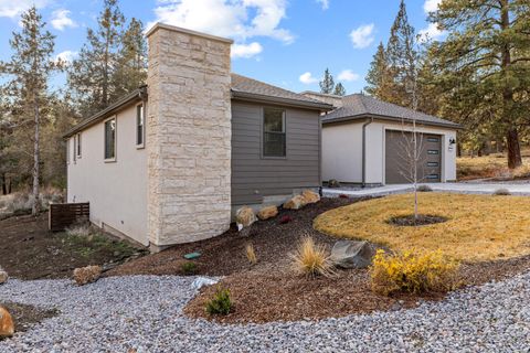 Tiny photo for 1092 Timber Ridge Loop, Klamath Falls, OR 97601 (MLS # 220215636)