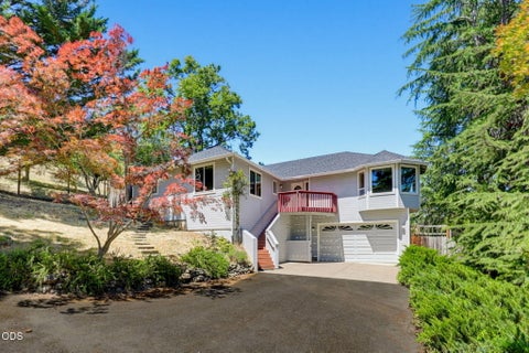 Photo of 457 Walnut Street, Ashland, OR 97520 (MLS # 220223382)