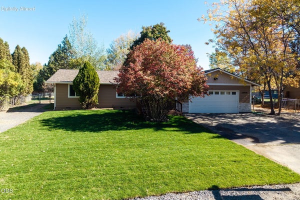 62928 FLORENCE DR, BEND, OR 97701 - Image f5b09732387eadcd20ef2bb6b0faae0a/466238717