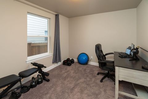 Tiny photo for 1811 NE 3rd Street, Redmond, OR 97756 (MLS # 220219798)