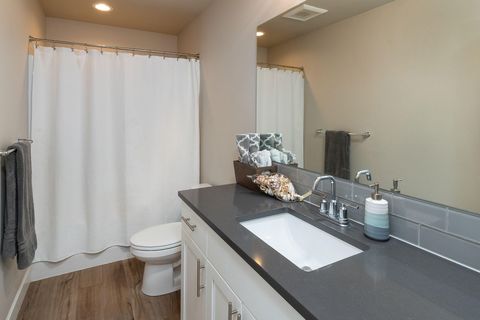 Tiny photo for 1811 NE 3rd Street, Redmond, OR 97756 (MLS # 220219798)