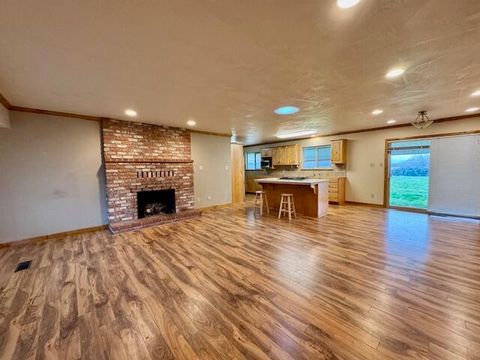 Tiny photo for 1640 Southgate Way, Grants Pass, OR 97527 (MLS # 220213975)