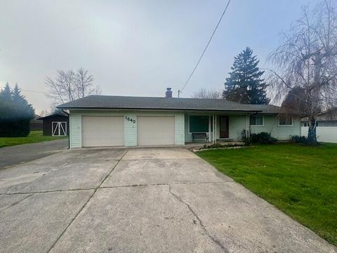 Tiny photo for 1640 Southgate Way, Grants Pass, OR 97527 (MLS # 220213975)