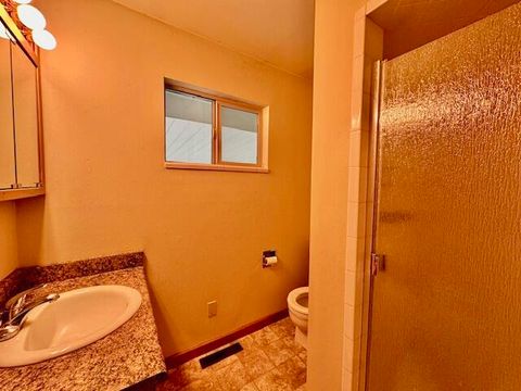 Tiny photo for 1640 Southgate Way, Grants Pass, OR 97527 (MLS # 220213975)