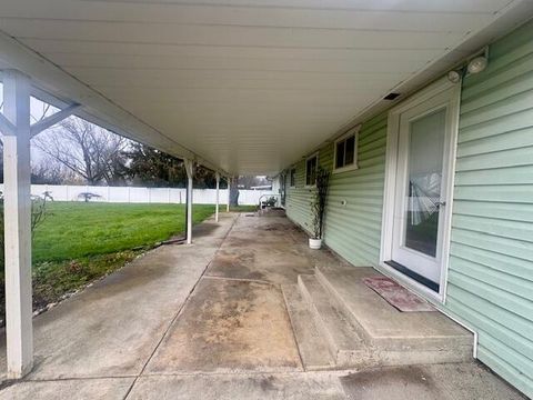 Tiny photo for 1640 Southgate Way, Grants Pass, OR 97527 (MLS # 220213975)