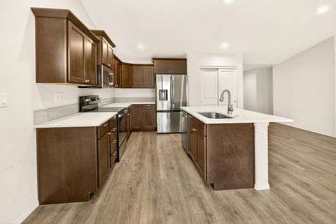 Tiny photo for 3665 Durst Street, Medford, OR 97504 (MLS # 220212389)