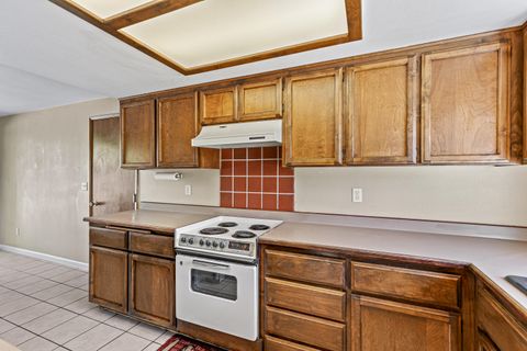 Tiny photo for 3279 Delta Waters Road, Medford, OR 97504 (MLS # 220211410)
