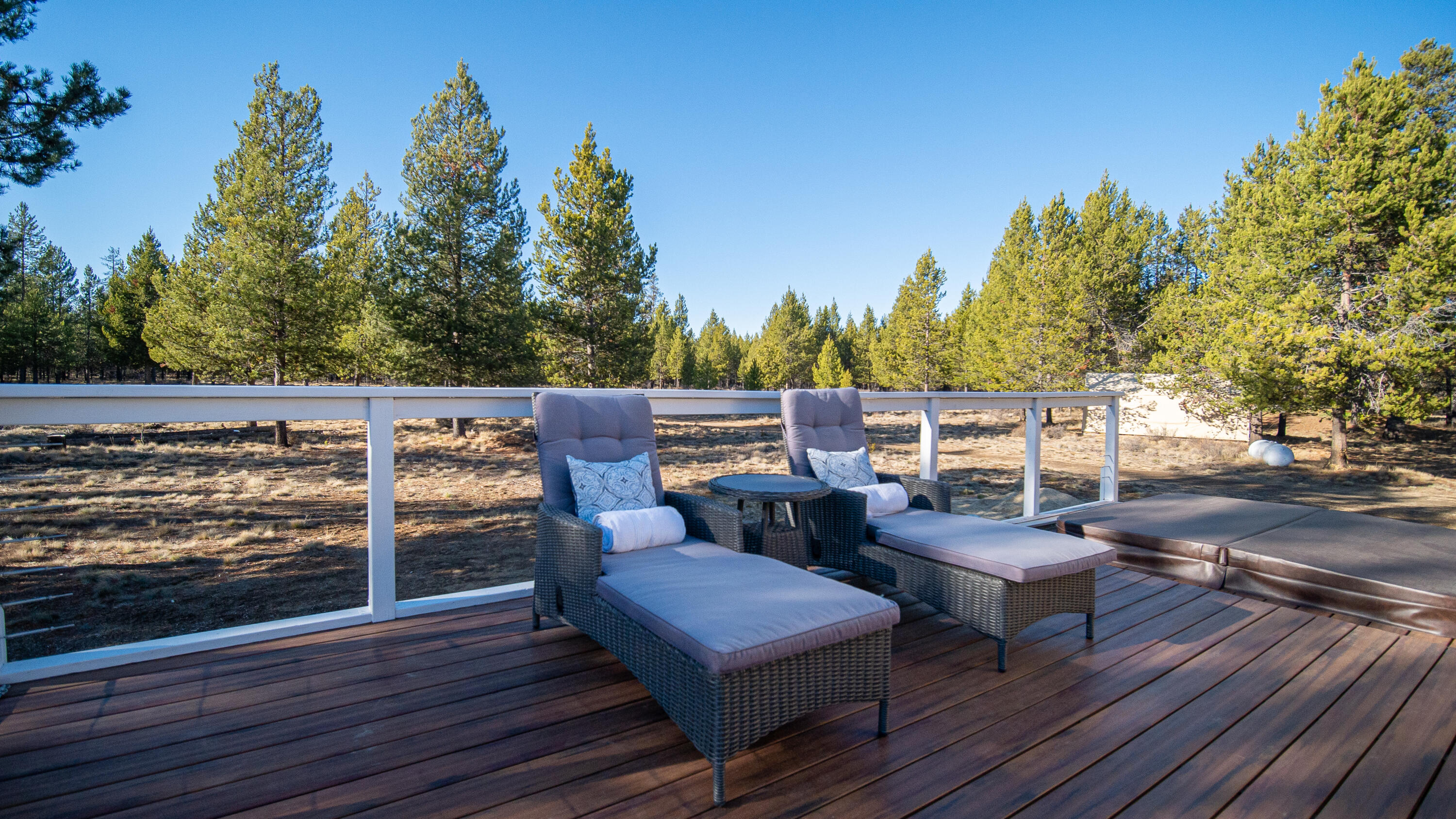 Pinewood Country Est - Residential