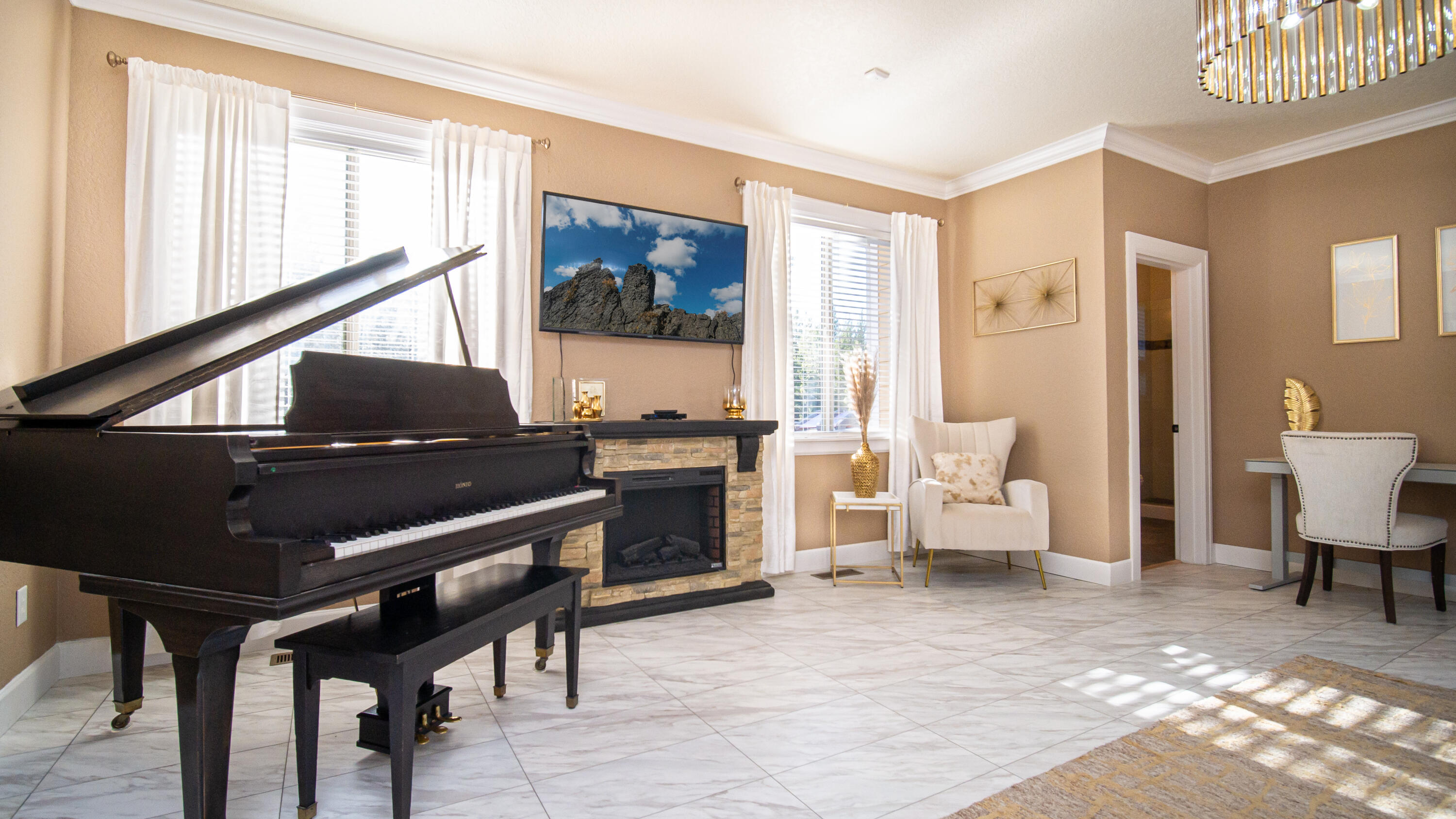 Pinewood Country Est - Residential