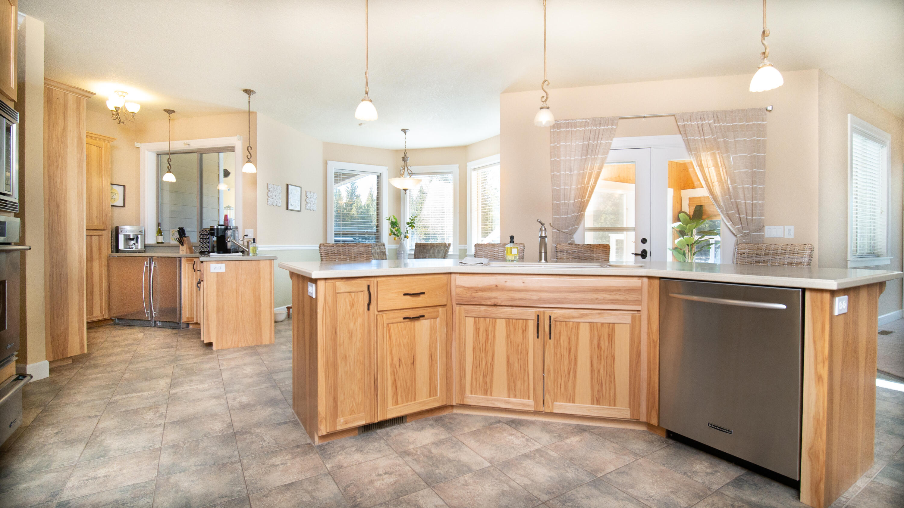 Pinewood Country Est - Residential