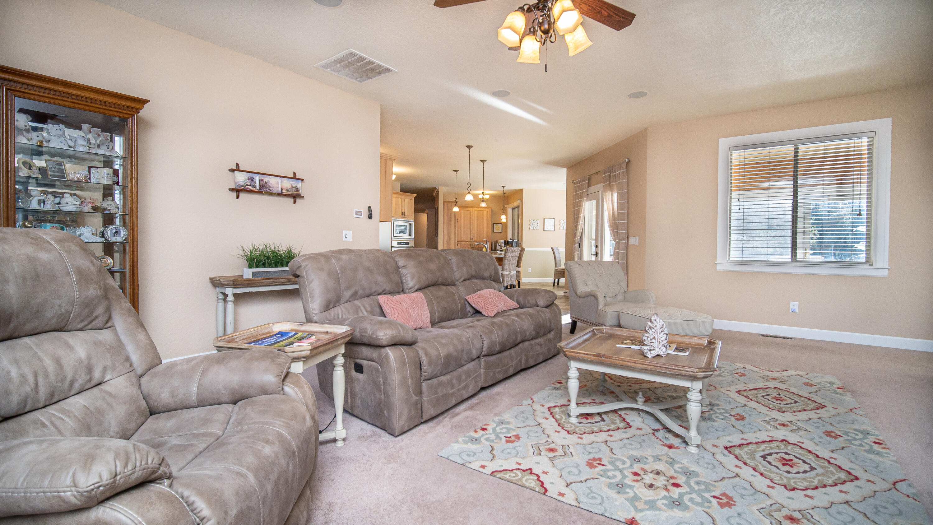 Pinewood Country Est - Residential