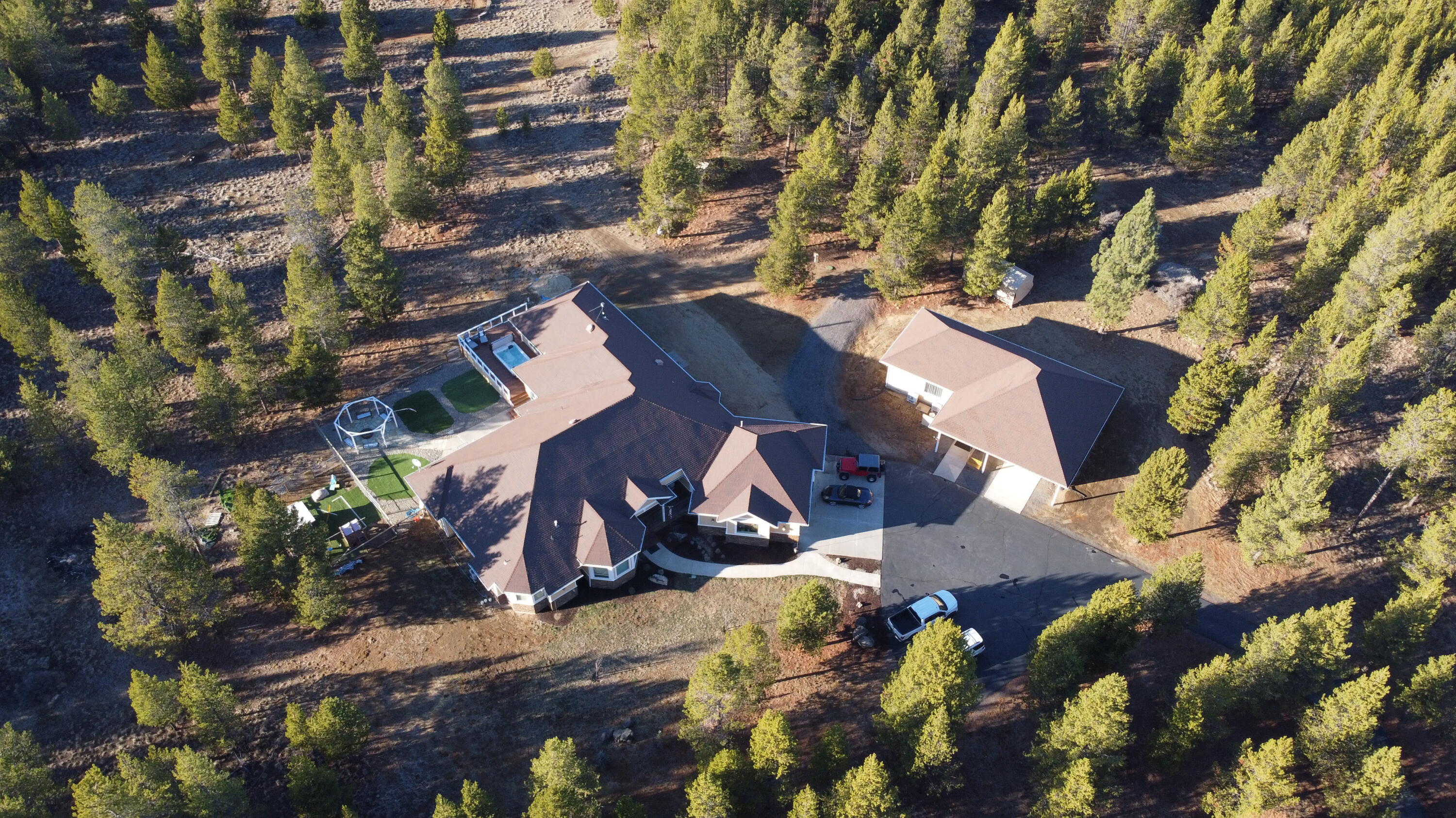 Pinewood Country Est - Residential