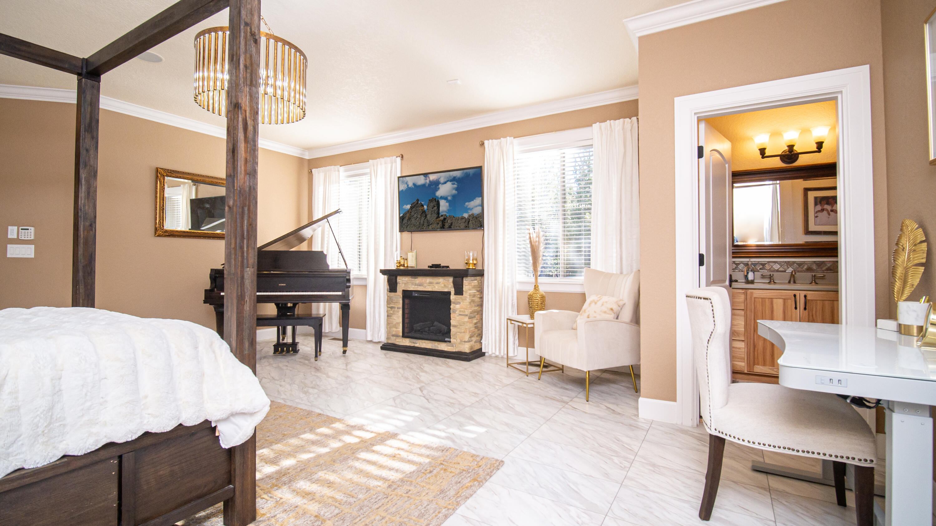 Pinewood Country Est - Residential