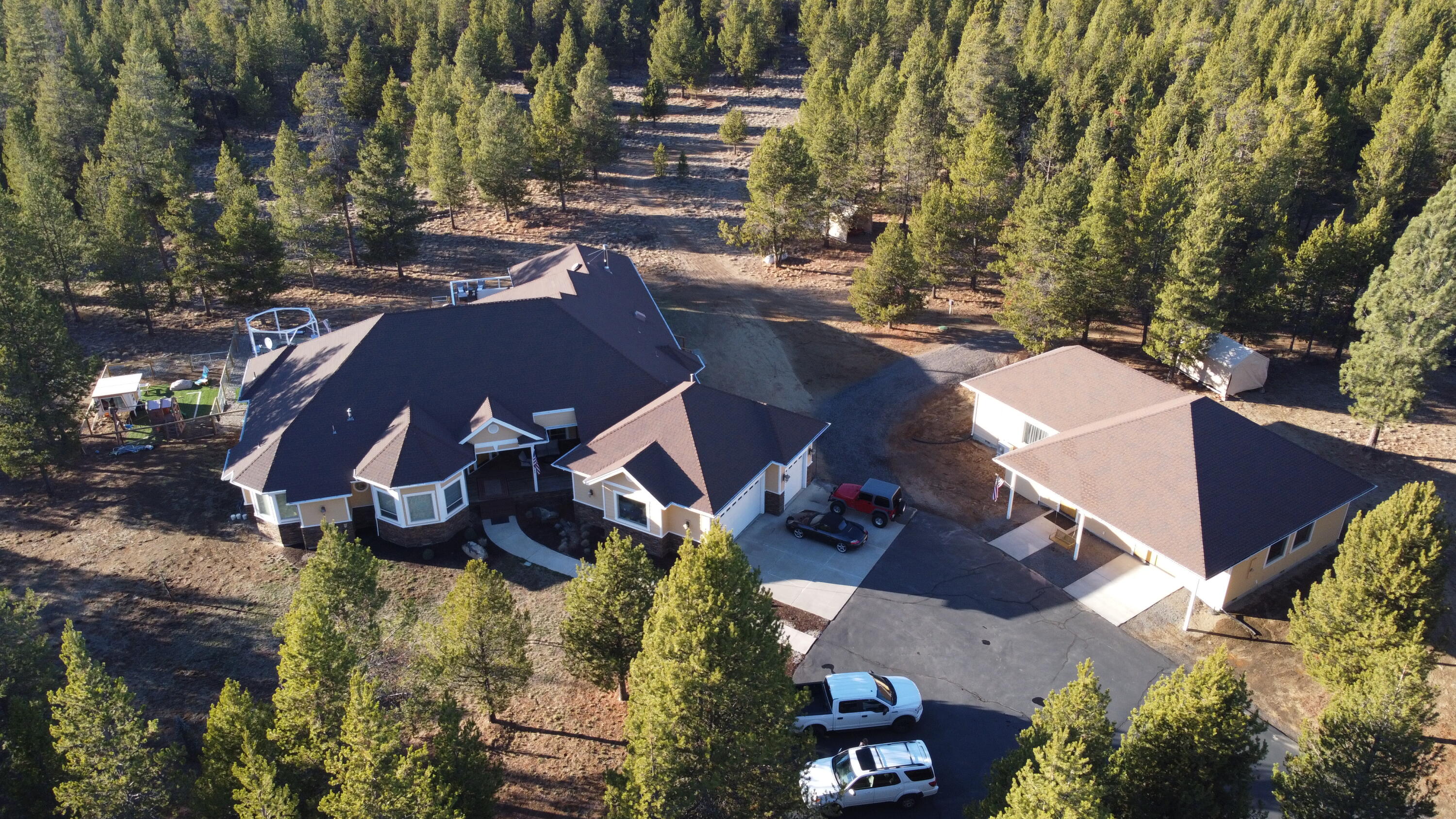 Pinewood Country Est - Residential