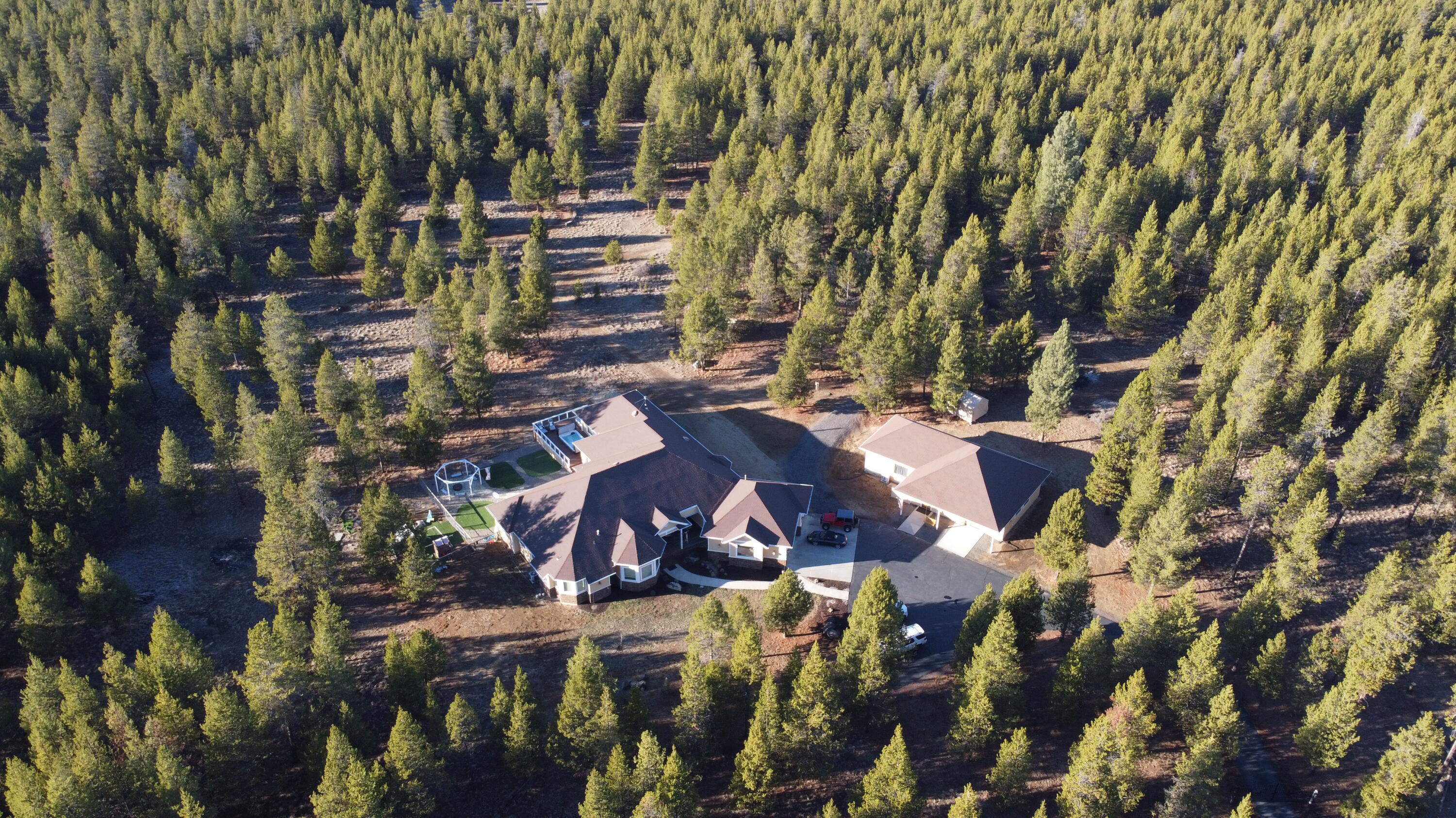 Pinewood Country Est - Residential