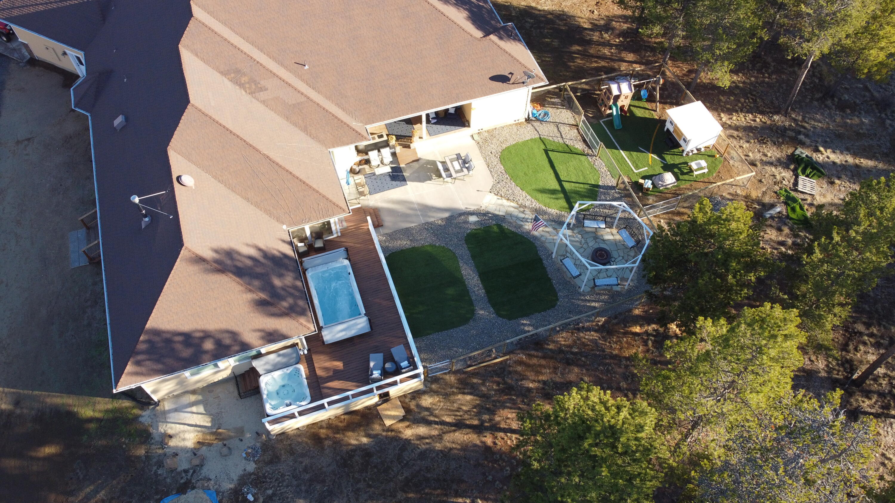 Pinewood Country Est - Residential