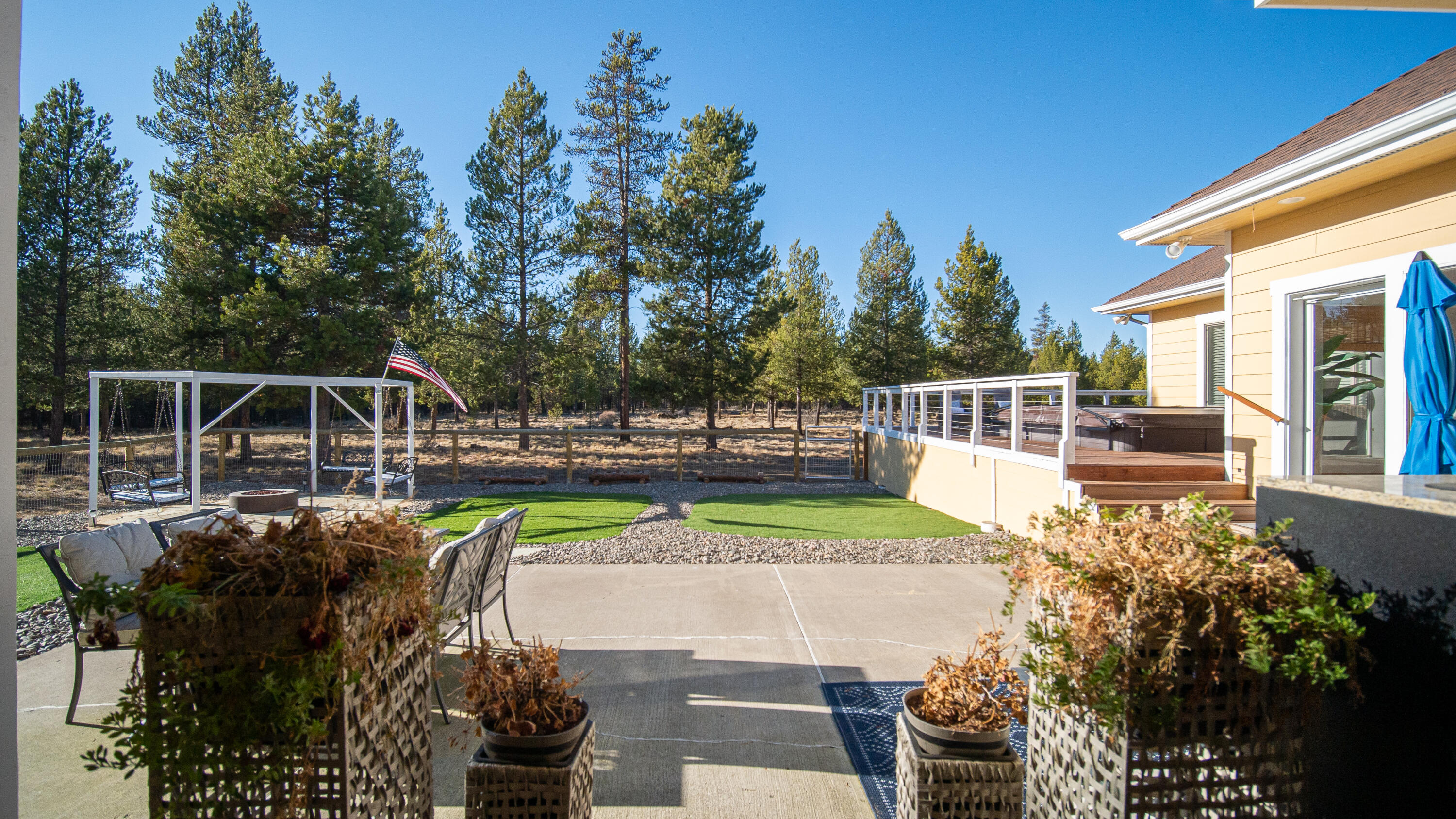 Pinewood Country Est - Residential