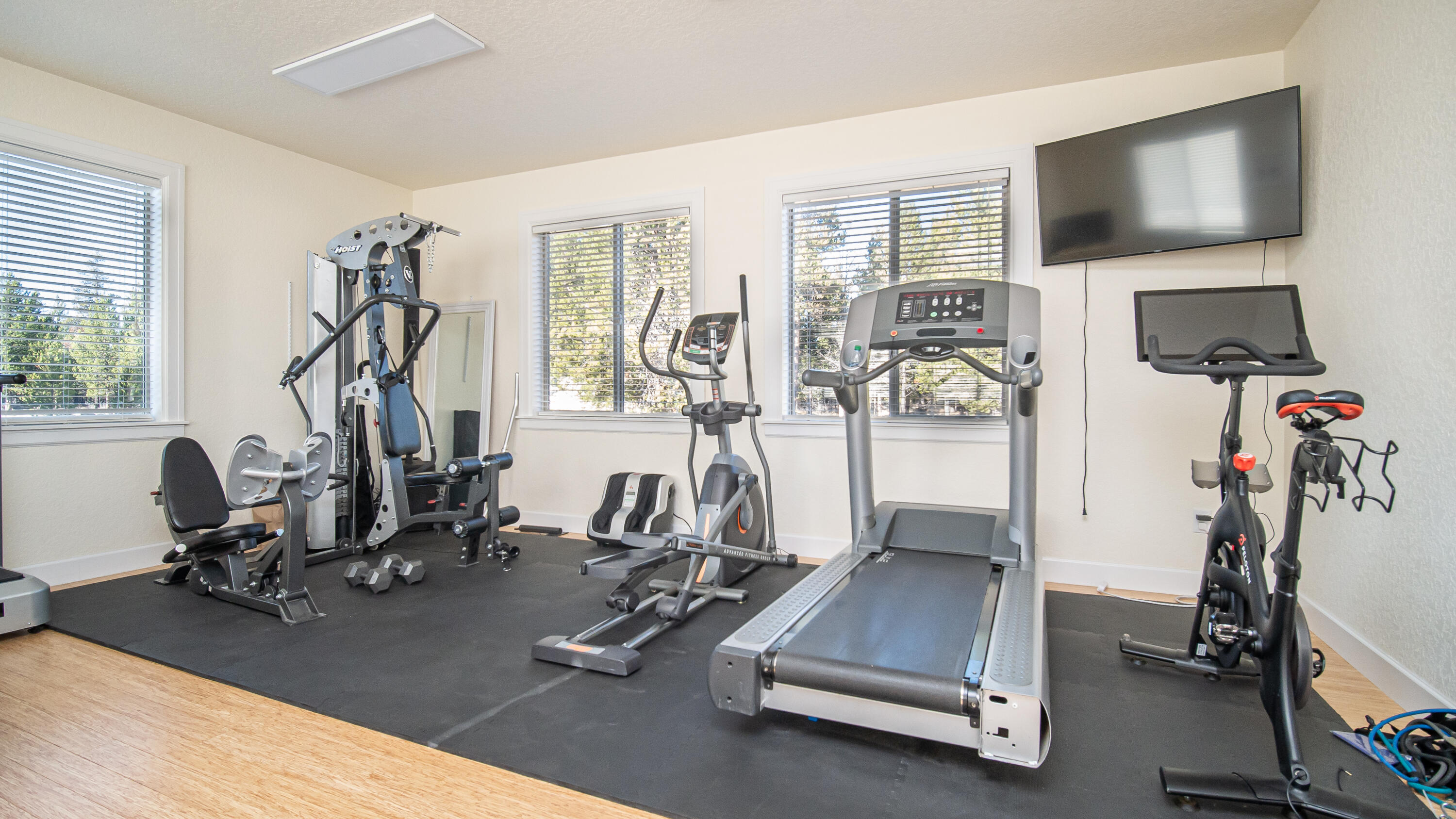 Pinewood Country Est - Residential