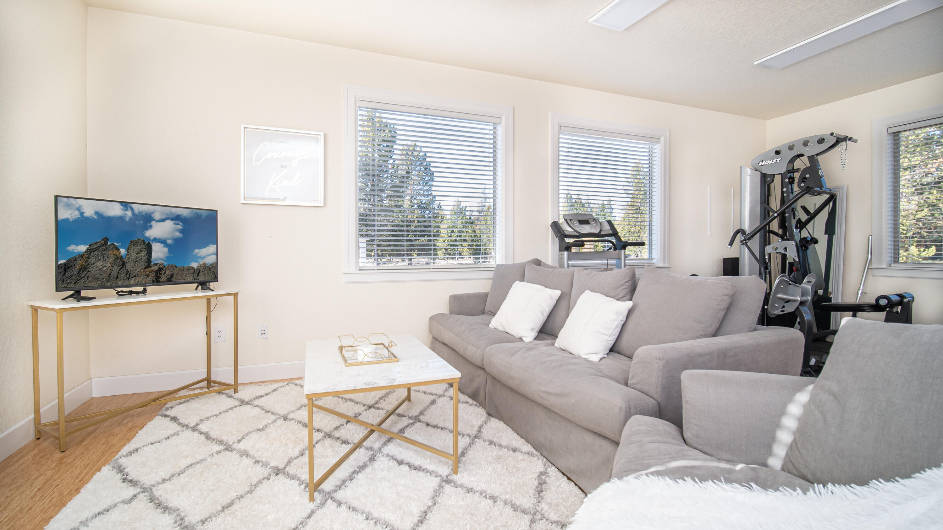 Pinewood Country Est - Residential