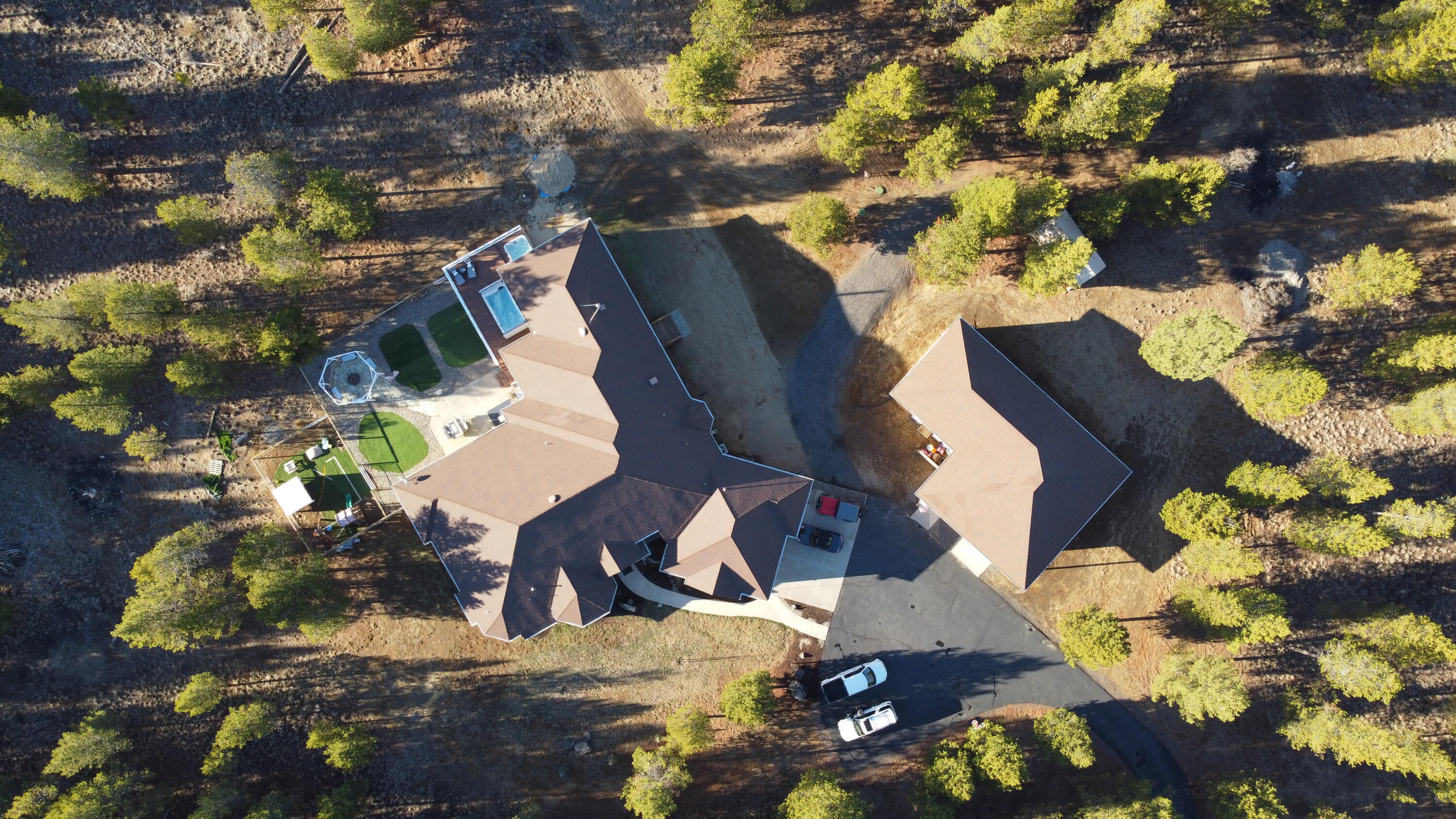 Pinewood Country Est - Residential