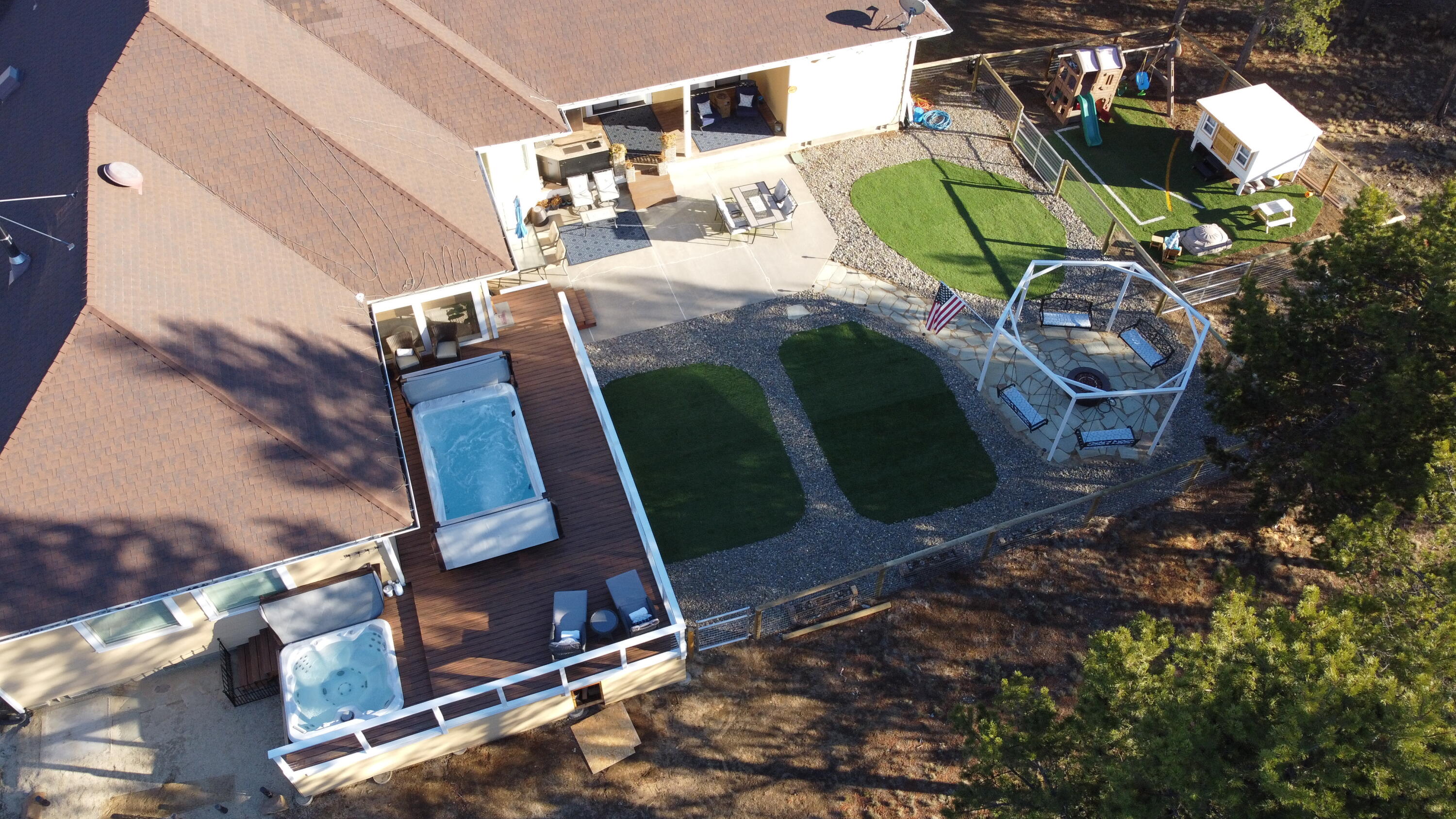 Pinewood Country Est - Residential